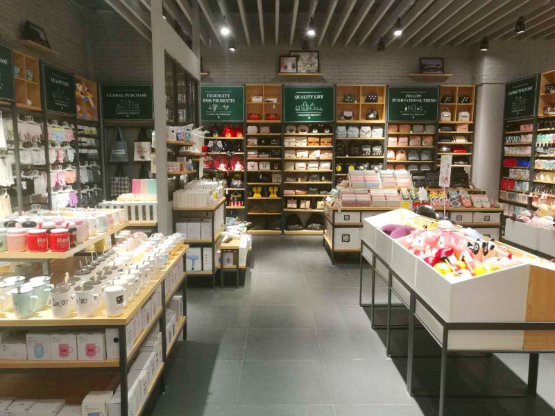 戀惠優(yōu)品 全新展廳布局設計，打造連鎖品牌氣質(zhì)范兒